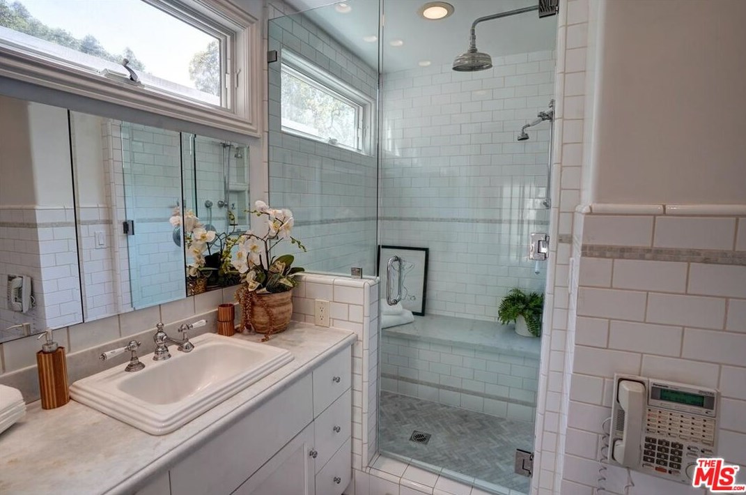 2070 Stanley Hills Dr, Los Angeles CA  90046-7752 exterior