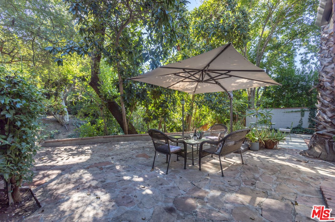 11600 Canton Pl, North Hollywood CA  91604-4163 exterior