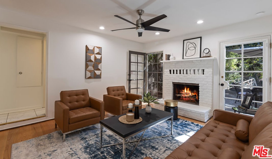 11600 Canton Pl, North Hollywood CA  91604-4163 exterior