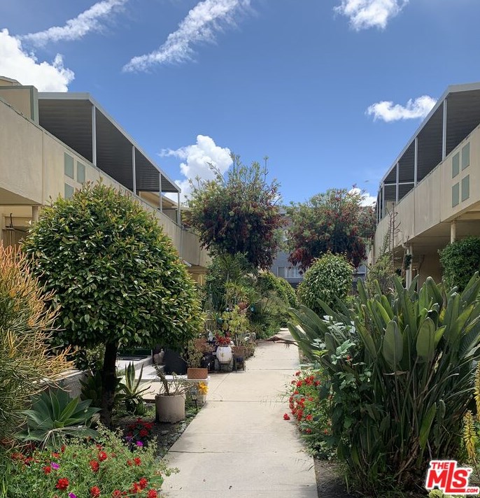 4058 Ursula Ave, Los Angeles CA  90008-2002 exterior