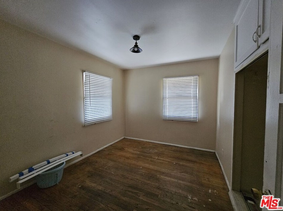 18160 Ingomar St, Los Angeles CA  91335-2030 exterior