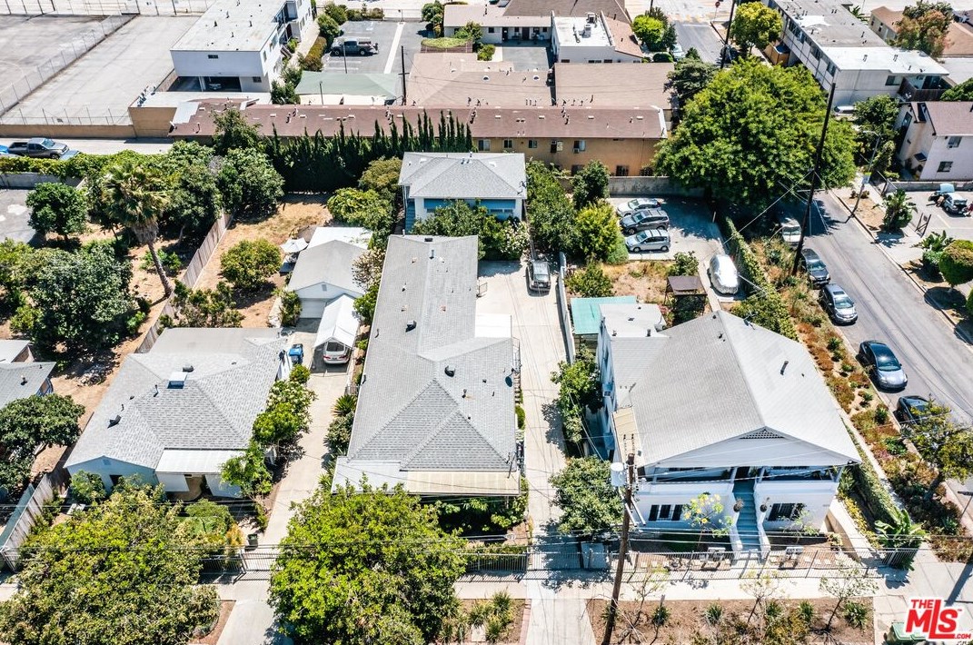 600 Juanita Ave, Los Angeles CA  90004-2216 exterior