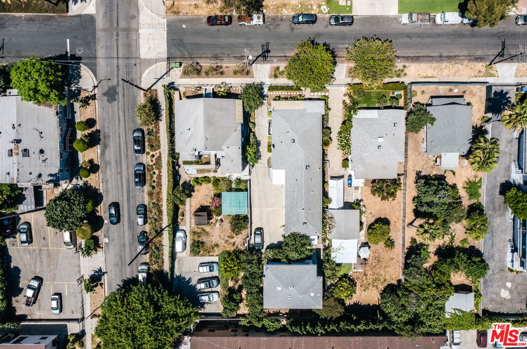 600 Juanita Ave, Los Angeles CA  90004-2216 exterior