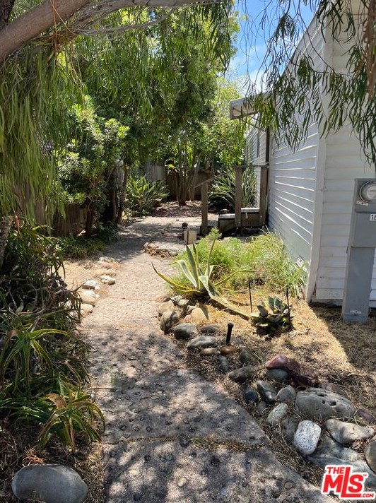 165 Paradise Cove Rd, Malibu CA  90265-8165 exterior