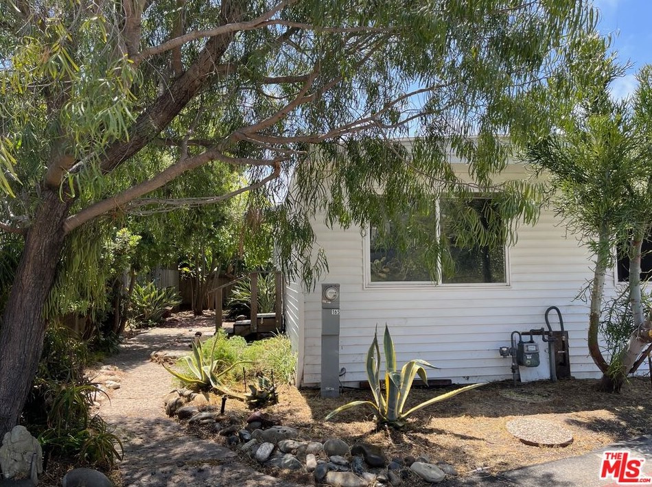 165 Paradise Cove Rd, Malibu CA  90265-8165 exterior