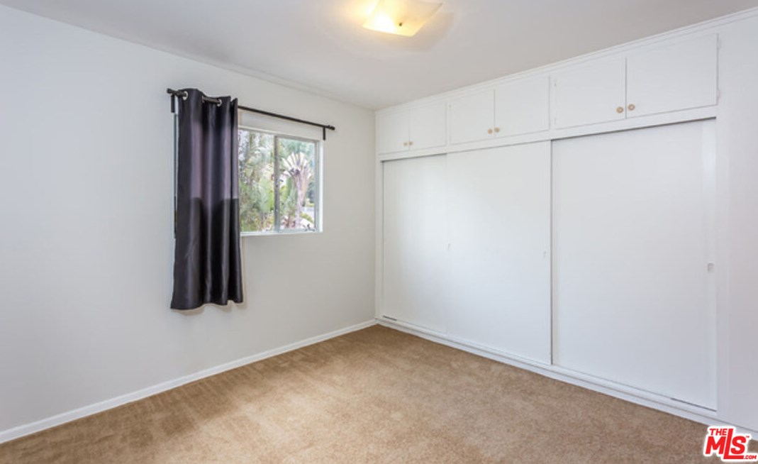 322 Huntley Dr, Los Angeles CA  90069-5002 exterior