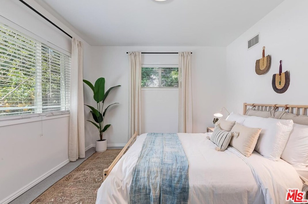 3608 Greenwood Ave, Los Angeles CA  90066-3018 exterior