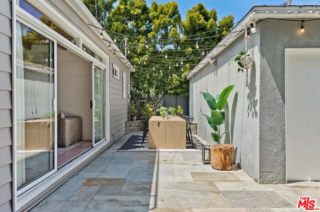 3608 Greenwood Ave, Los Angeles CA  90066-3018 exterior