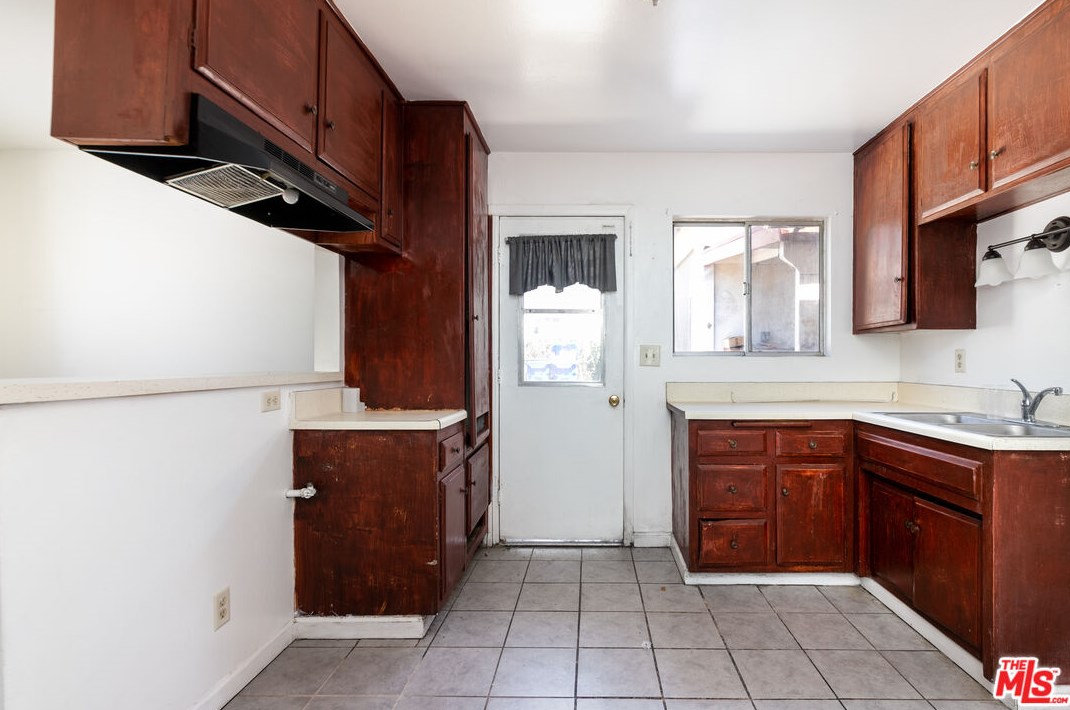 814 Bonnie Beach Pl, Los Angeles CA  90063-1240 exterior