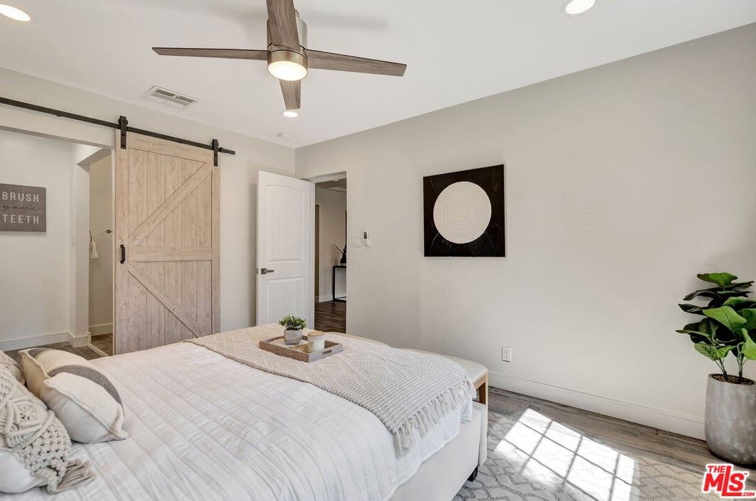 3816 Dunsmuir Ave, Los Angeles CA  90008-1017 exterior