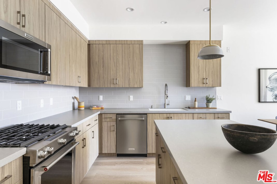 3419 Fletcher Dr, Los Angeles CA  90065-2955 exterior