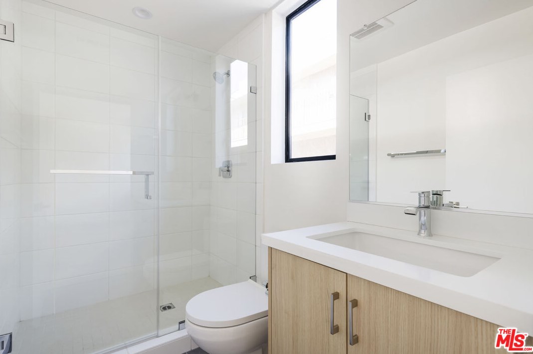 3419 Fletcher Dr, Los Angeles CA  90065-2955 exterior