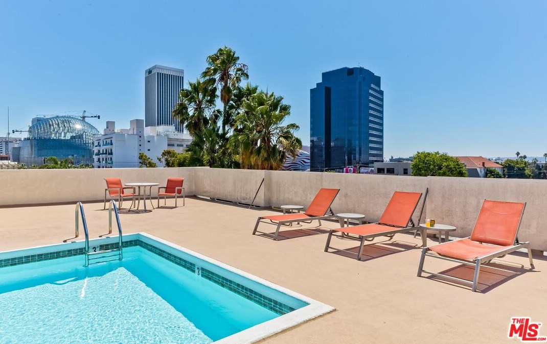 6151 Orange St, Los Angeles CA  90048-4857 exterior