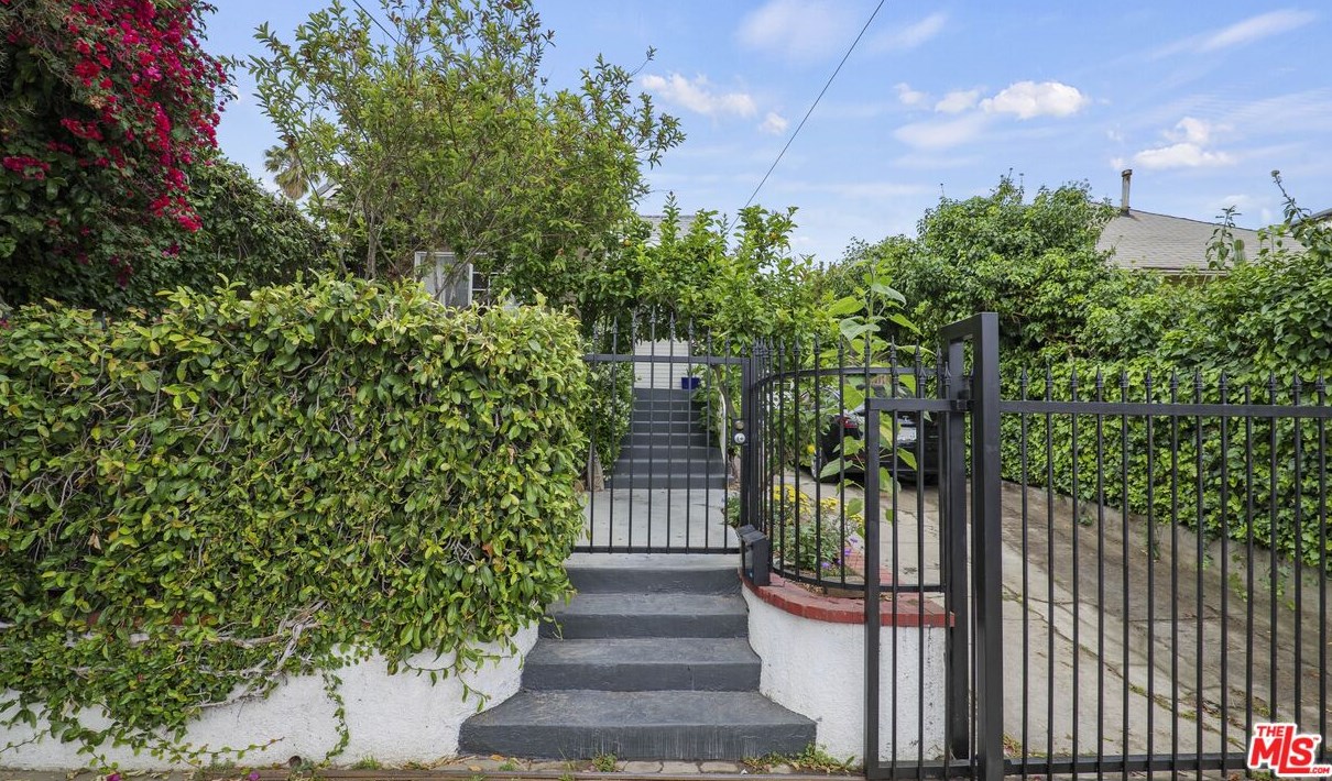 812 Coronado St, Los Angeles CA  90026-3913 exterior