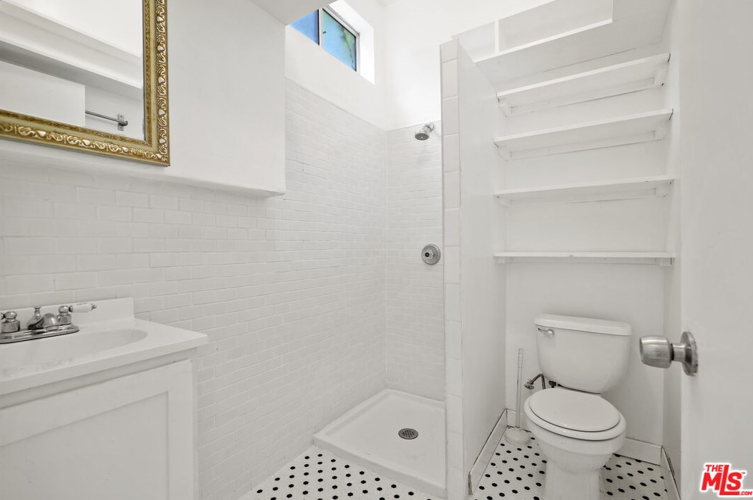 812 Coronado St, Los Angeles CA  90026-3913 exterior