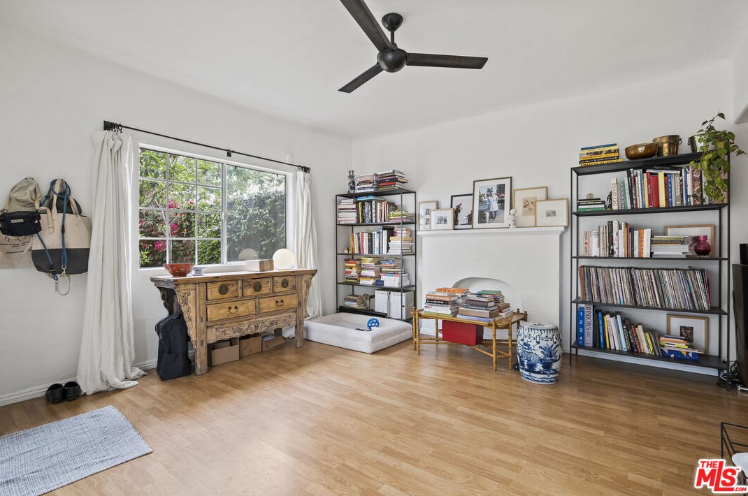 812 Coronado St, Los Angeles CA  90026-3913 exterior