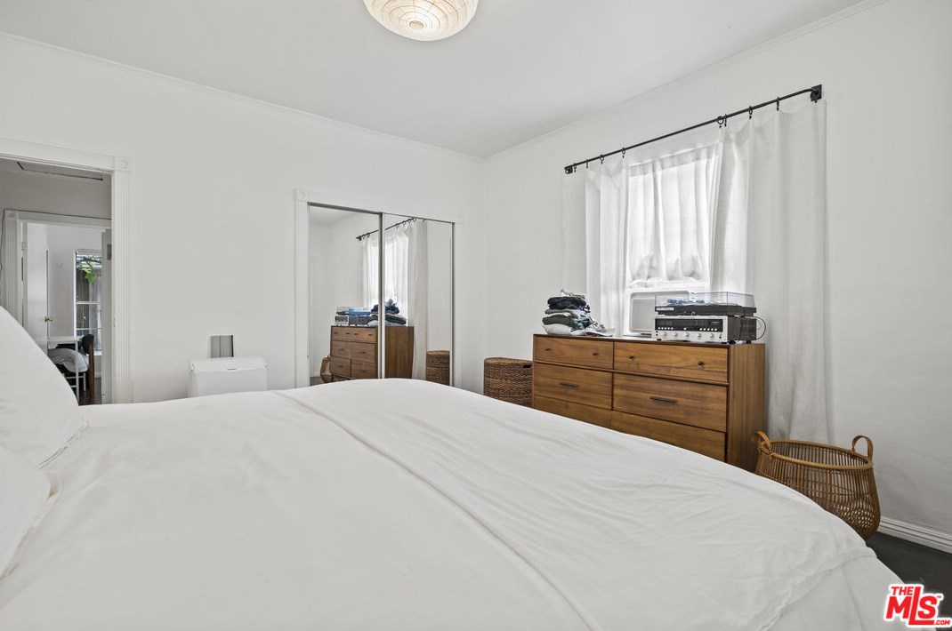 812 Coronado St, Los Angeles CA  90026-3913 exterior