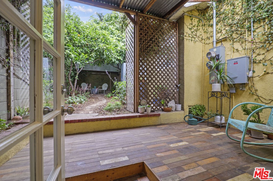 812 Coronado St, Los Angeles CA  90026-3913 exterior