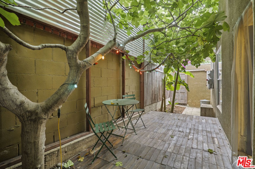 812 Coronado St, Los Angeles CA  90026-3913 exterior