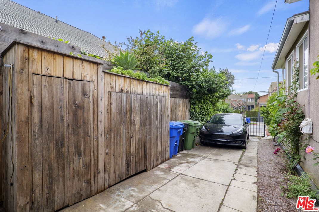 812 Coronado St, Los Angeles CA  90026-3913 exterior