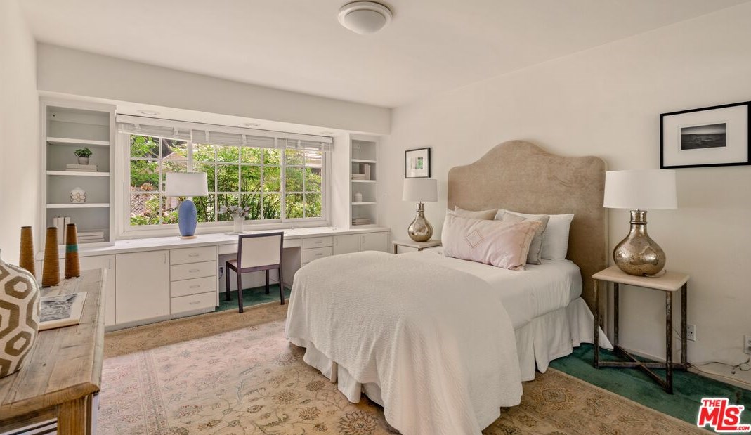 2251 Chelan Pl, Los Angeles CA  90068-2622 exterior