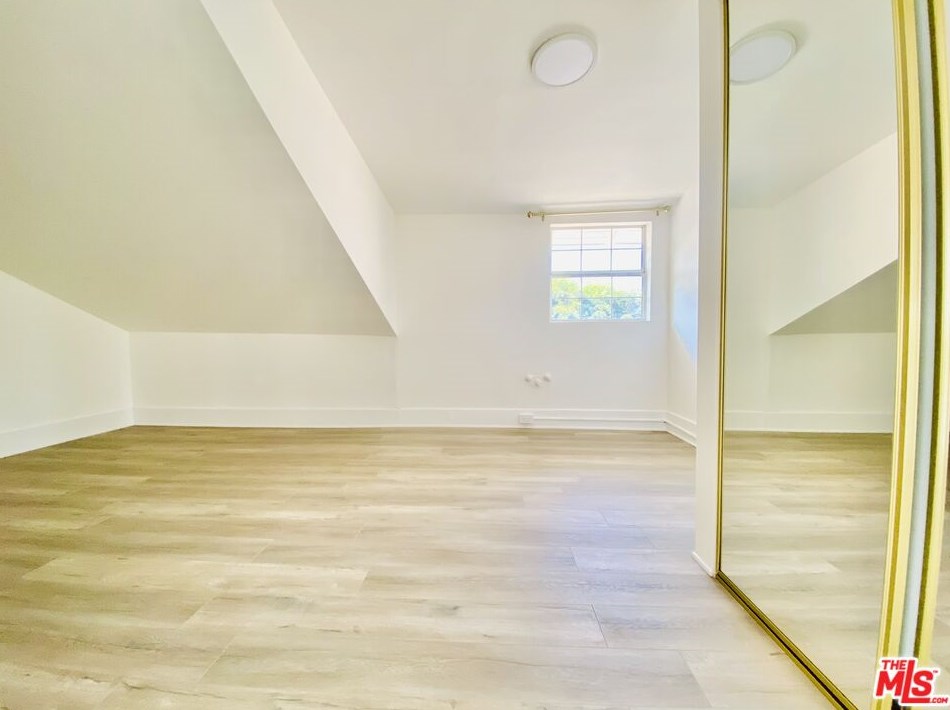 1474 Vernon Ave, Los Angeles CA  90011-3856 exterior
