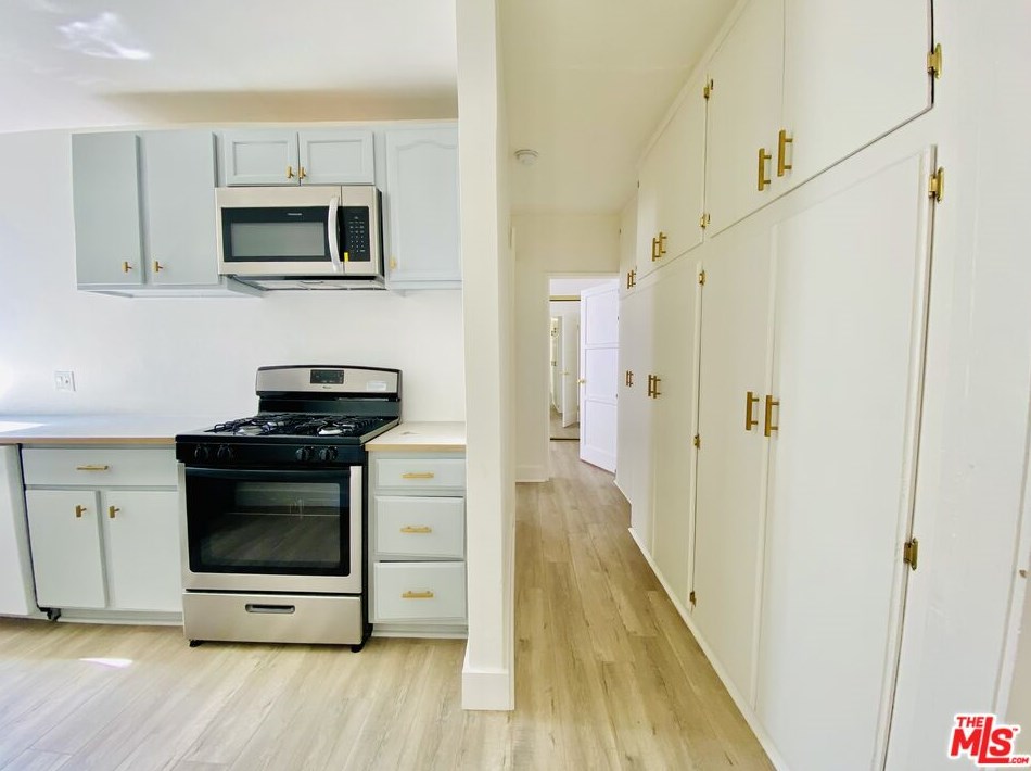 1474 Vernon Ave, Los Angeles CA  90011-3856 exterior