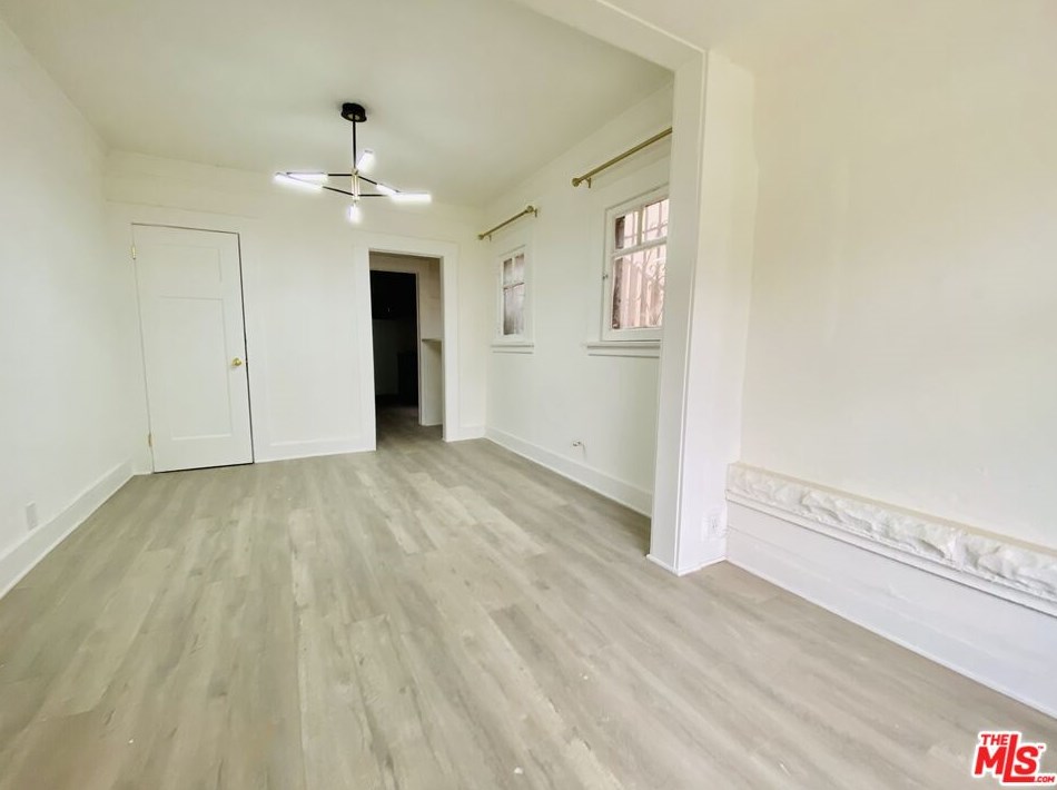 1474 Vernon Ave, Los Angeles CA  90011-3856 exterior