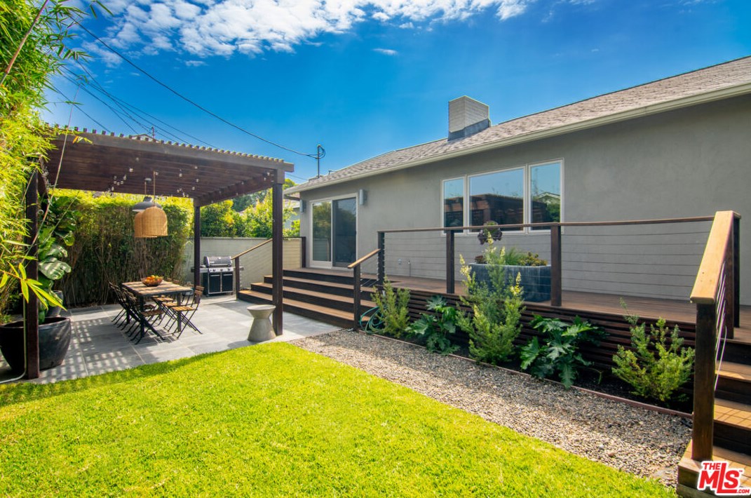 12207 Lawler St, Los Angeles CA  90066-1908 exterior