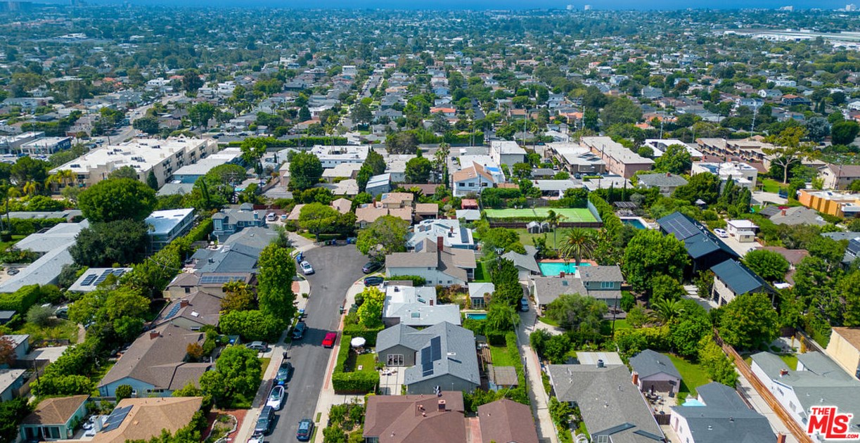 12207 Lawler St, Los Angeles CA  90066-1908 exterior