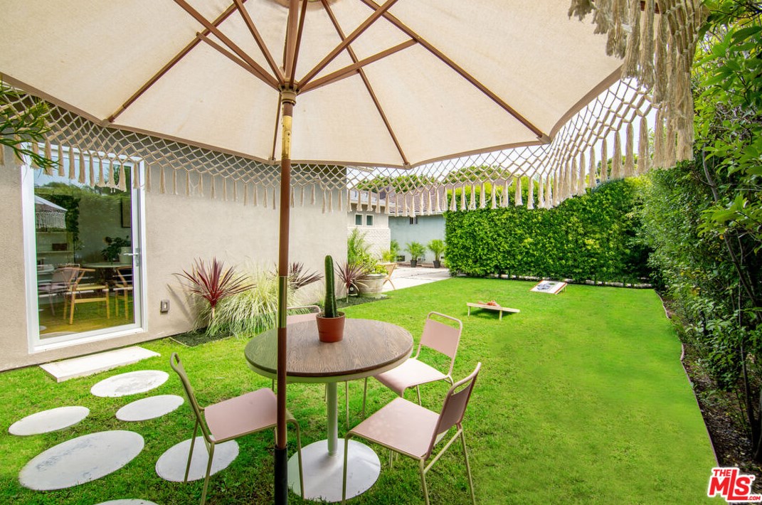 12207 Lawler St, Los Angeles CA  90066-1908 exterior