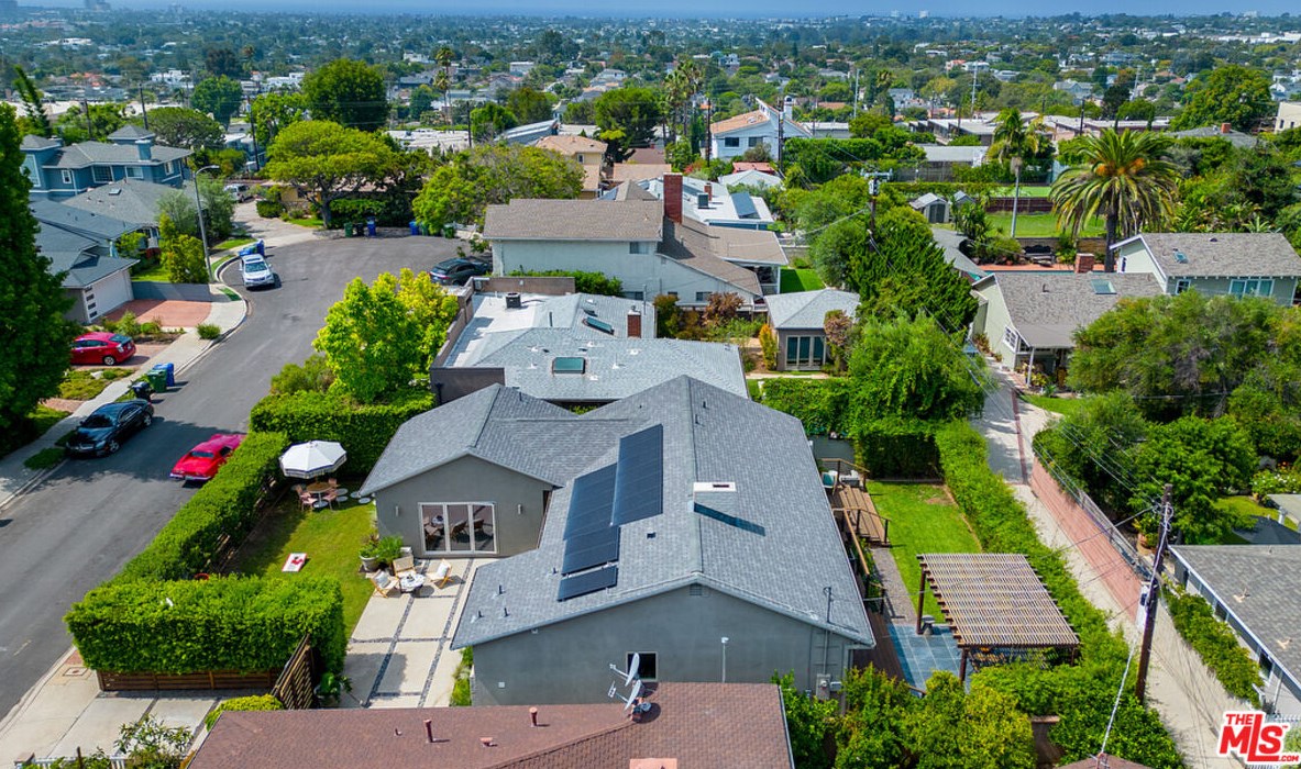 12207 Lawler St, Los Angeles CA  90066-1908 exterior