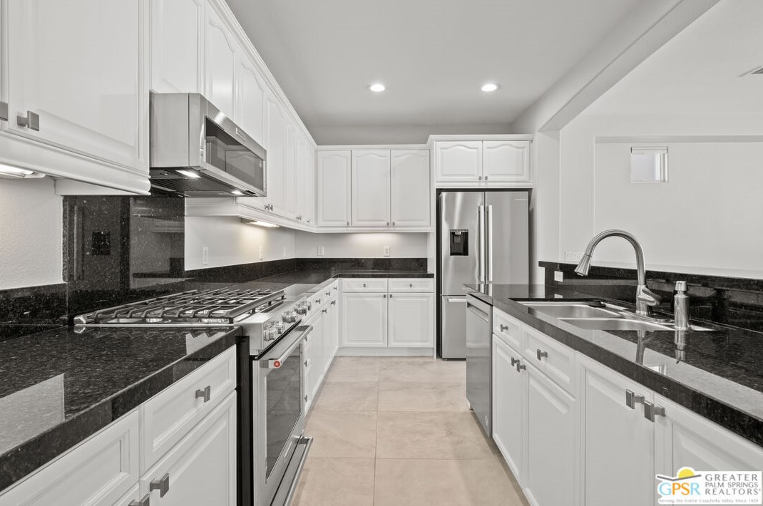 67794 Via Seguro, Cathedral City CA  92234-0120 exterior