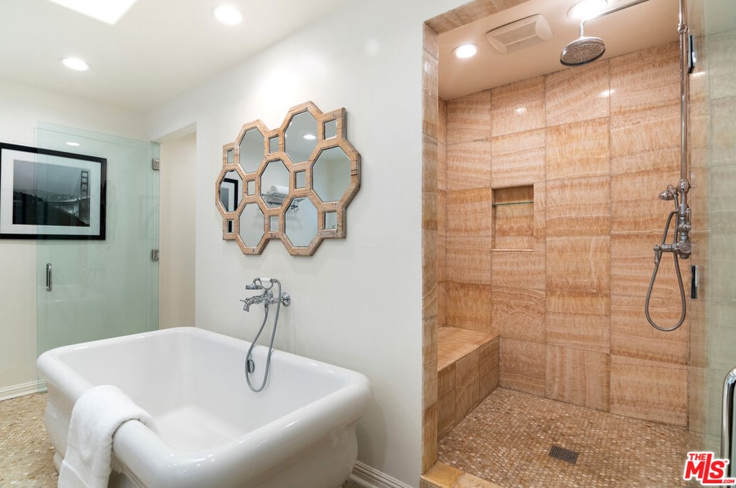2365 Bowmont Dr, Beverly Hills CA  90210-1810 exterior