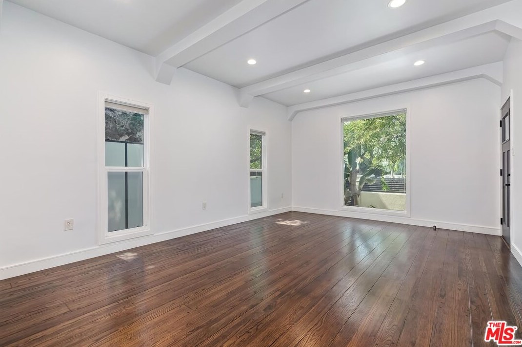 8693 Cadillac Ave, Los Angeles CA  90034-2101 exterior
