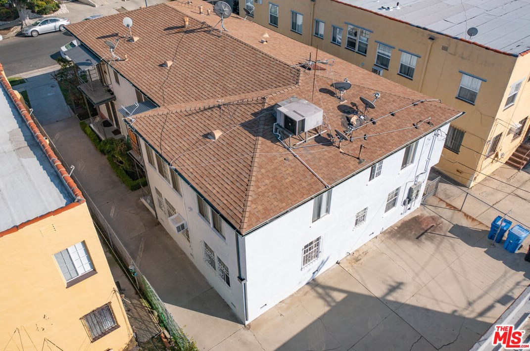 439 Hayworth Ave, Los Angeles CA  90048-2703 exterior