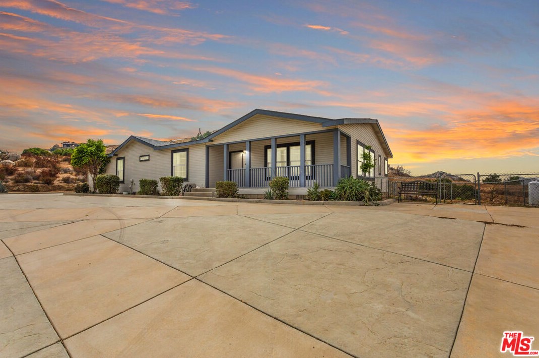 29225 Nuevo Valley Dr, Lakeview CA  92567-8961 exterior