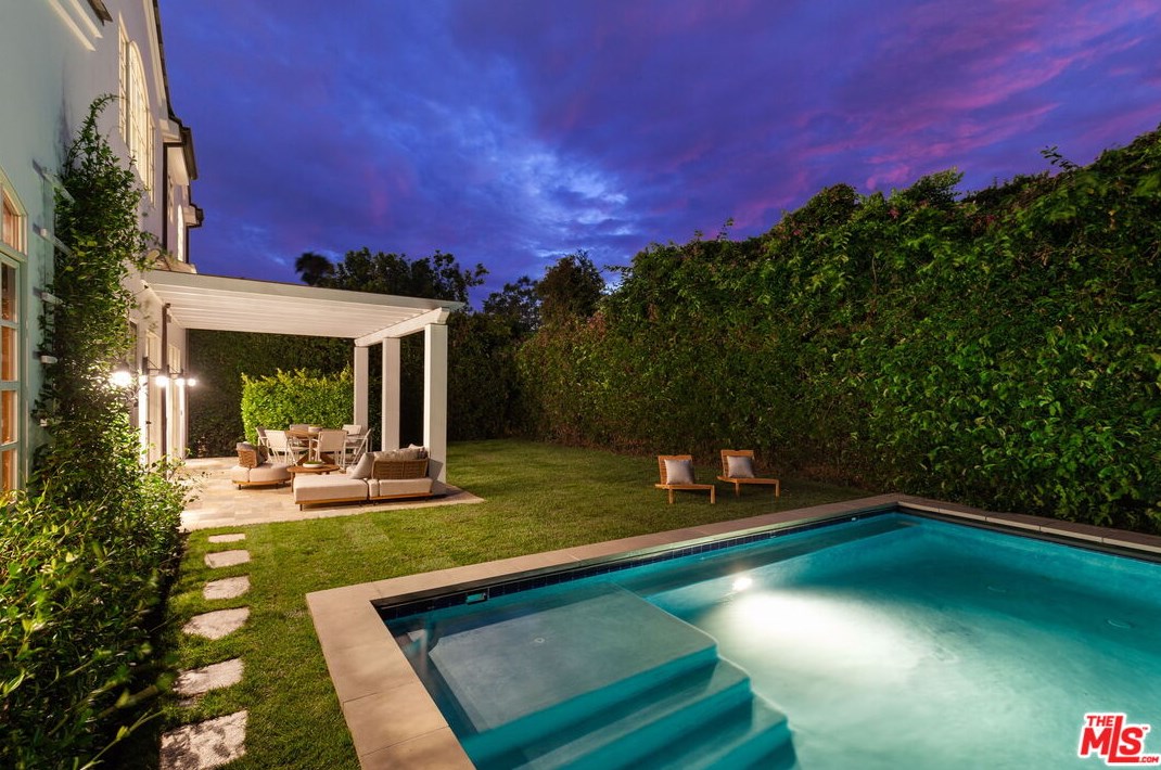 317 Oceano Dr, Los Angeles CA  90049-4123 exterior