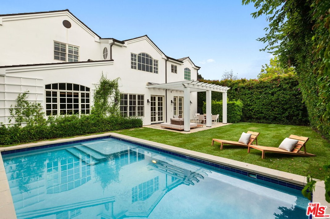 317 Oceano Dr, Los Angeles CA  90049-4123 exterior