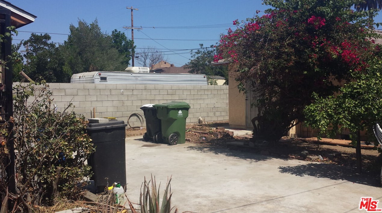 2936 Harvard Blvd, Los Angeles CA  90018-3154 exterior