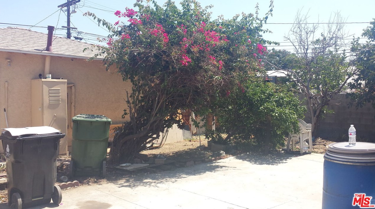 2936 Harvard Blvd, Los Angeles CA  90018-3154 exterior