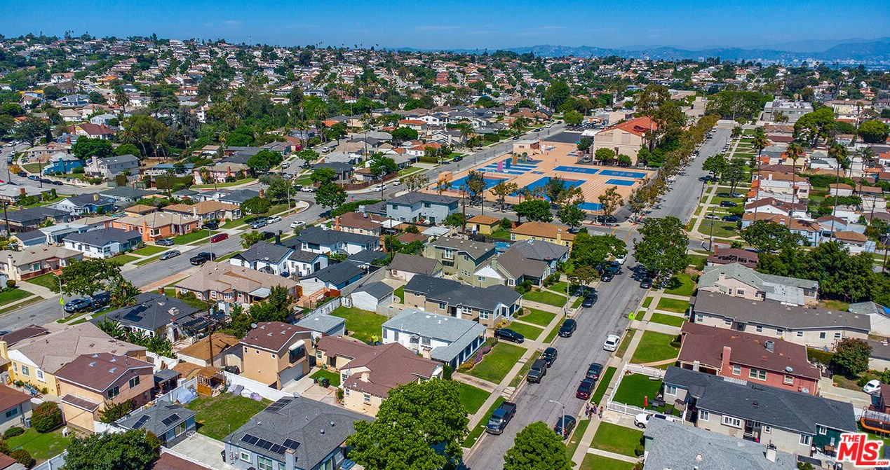 5723 Eileen Ave, Los Angeles CA  90043-2213 exterior