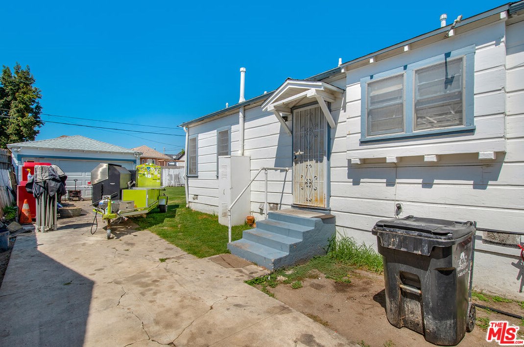 5723 Eileen Ave, Los Angeles CA  90043-2213 exterior