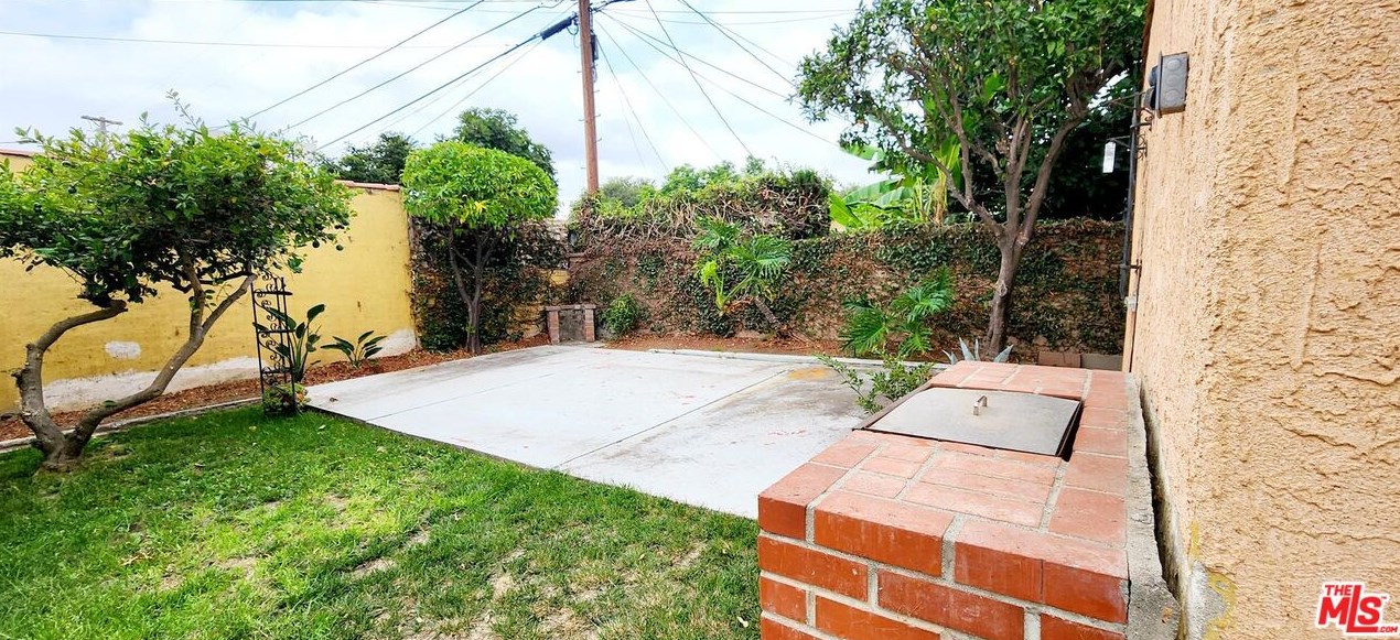 3659 62 St, Los Angeles CA  90043-3748 exterior