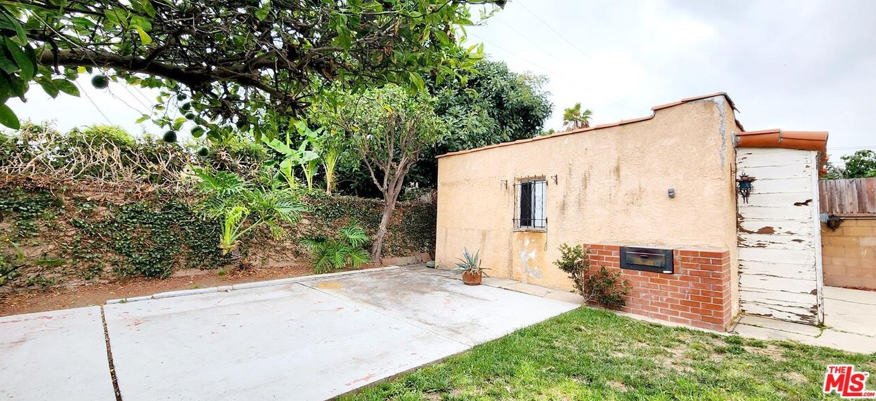 3659 62 St, Los Angeles CA  90043-3748 exterior