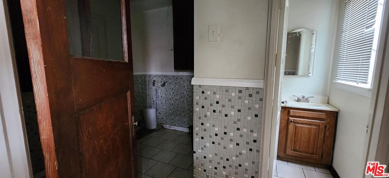 3659 62 St, Los Angeles CA  90043-3748 exterior