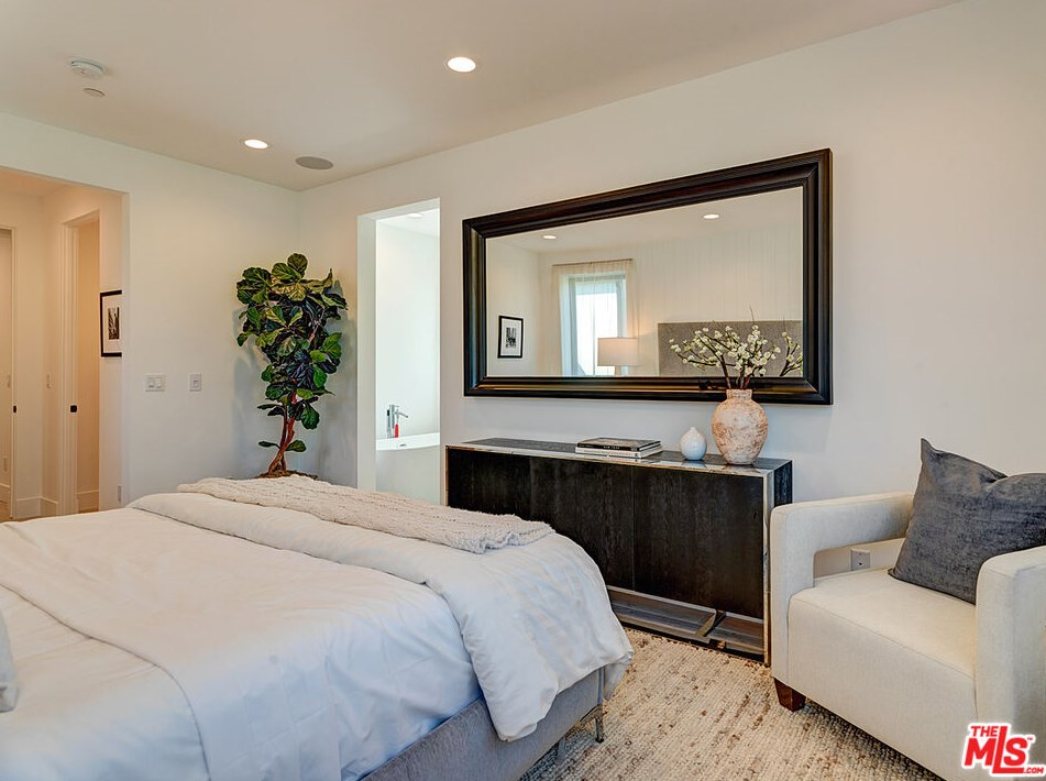 4134 Vinton Ave, Los Angeles CA  90232-3420 exterior