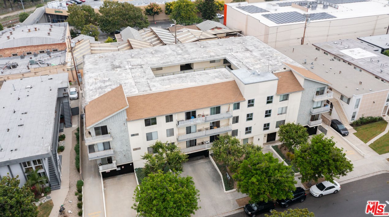 3734 Canfield Ave, Los Angeles CA  90034-4166 exterior