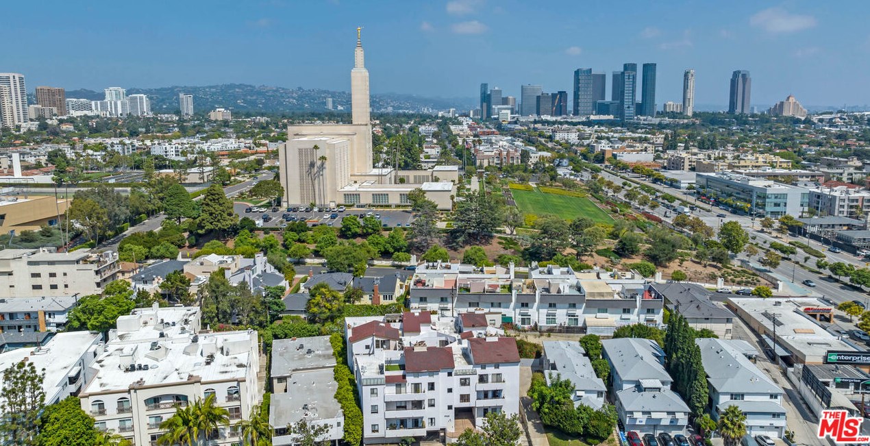1740 Malcolm Ave, Los Angeles CA  90024-5780 exterior