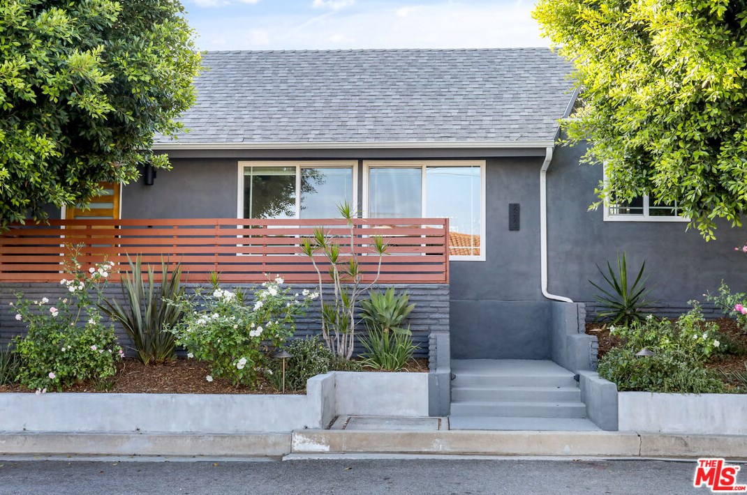 2523 Kerwin Pl, Los Angeles CA  90065-5206 exterior